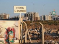 Çiğli Selçuk Yaşar Tesisleri'nin önü moloz çöplüğü oldu...