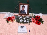 Cinayete kurban giden Ahmet'i arkadaşları sınıfında andı