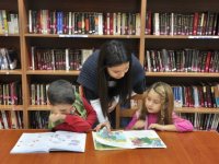 Çocuk Kitapları Haftası'nda çocuklar kütüphane ile tanıştı