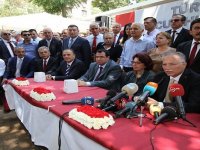 Cumhurbaşkanı adayı İhsanoğlu Karşıyaka'da konuştu