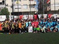 Cumhuriyet Bayramı'nı sahada kutladılar...