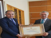 Davutoğlu partisinin İzmir teşkilatına teşekkür etti