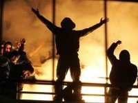 Derbide işaret fişeği ateşleyen 7 kişi gözaltında