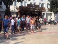 Dolandırıcı yakalanınca mahalleli adliyeye koştu…