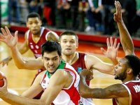 Egemen Güven 2 yıl daha Pınar Karşıyaka'da