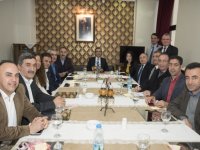 Eğitim Sendikası yöneticilerinden Karşıyaka'ya tam not