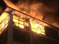 Behçet Uz Çocuk Hastanesi yanındaki yangın panik yarattı