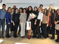 EMD İzmir Şubesi Başkanı Hicran Özdamar İzmir Üniversitesi'ndeydi