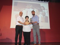 Emre Dağdelen'den örnek hareket