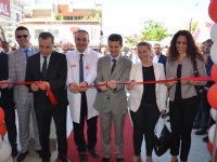 ''EN Eczane''lerin ilki Karşıyaka'da açıldı