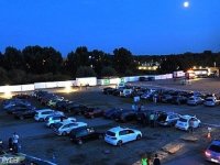 En uzun gecede arabalı sinema keyfi