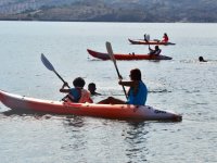 Engeli kanoyla aştılar