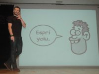 Erdil Yaşaroğlu esprileriyle Egeliler'i güldürdü