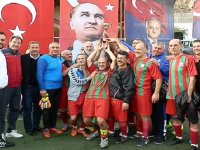 Erhan Önal Kupası'nı Karşıyaka Karması kazandı