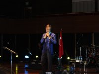 Erol Evgin İzmirlileri büyüledi