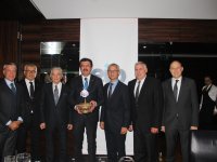 Eski Bakan Zeybekci'ye yemekli uğurlama