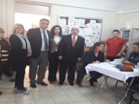 Evin Leblebicioğlu Ortaokulu da ''İzmir sana kanım feda'' dedi