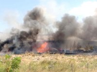 Fabrika alev alev yandı