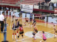 Filede Karşıyakalı kızlar seriye bağladı...