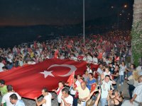 Foça Kalesi, Zafer Bayramı’nın büyük coşkusuyla yankılandı