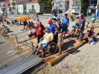 Foça'da engeller kalkıyor