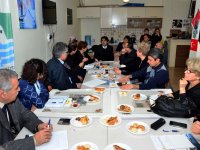 Foça'da engelli vatandaşlar için el ele