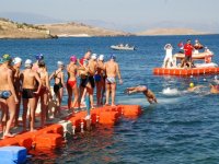 Foça'da kulaçlar yarıştı