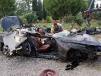 FOÇA'DAKİ KAZADA 2 ÖLÜ 1 YARALI