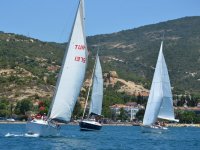 Foça'nın rüzgarı yelkencileri mest etti