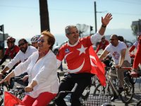 Gazeteciler Karşıyaka’da Cumhuriyet’e pedal çevirdi