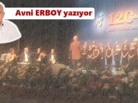 Gözleri buğulandı, yaş damladı...