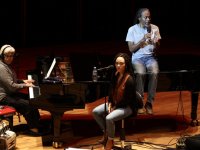 Grammy ödüllü McFerrin İzmirliler'e unutulmaz bir gece yaşattı