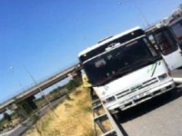 Güvenlik şeridine park eden araca Tır çarptı: 1 Ölü...