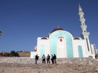 Hafize Bahriye Yağcı Camisi'nin çevresini belediye düzenledi...