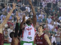 Hakem hatasıyla 2 sayı Reyer Venezia'ya gitti