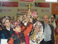 Hasan Pınarçalı Ortaokulu halkoyunlarında İzmir il birincisi oldu