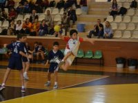 Hentbolda şampiyonluk İzmir Üniversitesi’nin