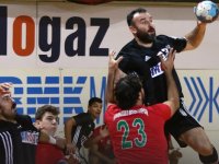 Hentbolde Karşıyaka Belediye Beşiktaş'tan 21 fark yedi...