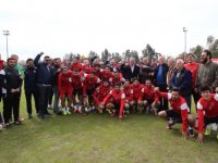 Başkan Akpınar antrenmanı ziyaret etti, primleri ödedi