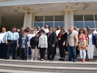 Huzur Evi ve çocuk yuvasında yüzleri güldürdüler...