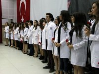 İKÇÜ’nün genç tıpçılarında beyaz önlük heyecanı 