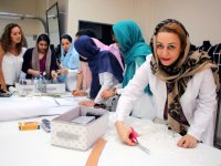 İranlı kadınlar İzmir'de tekstil öğreniyor