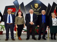 İslamoğlu, Karşıyaka Halk Eğitim'i ziyaret etti