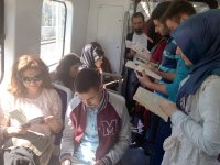 İzban'da kitap okuma eylemi...