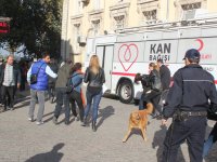 İzinsiz gösteri yapan 16 kadın gözaltına alındı