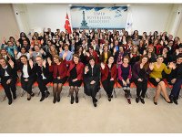 İzmir Büyükşehir'de kadın yöneticilerin sayısı, erkeklerden daha fazla