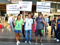 İzmir, gençlere kucak açıyor