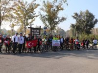 İzmir Karşıyaka Dağcılık Kulübü Atatürk'ü bisiklet turuyla andı