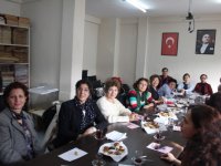 İzmir Kent Konseyi Kadın Meclisi'nden Öncü Kadın'a ziyaret