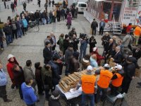 İzmir OBM: Ağaç Kesmeyelim Fidan Dikelim